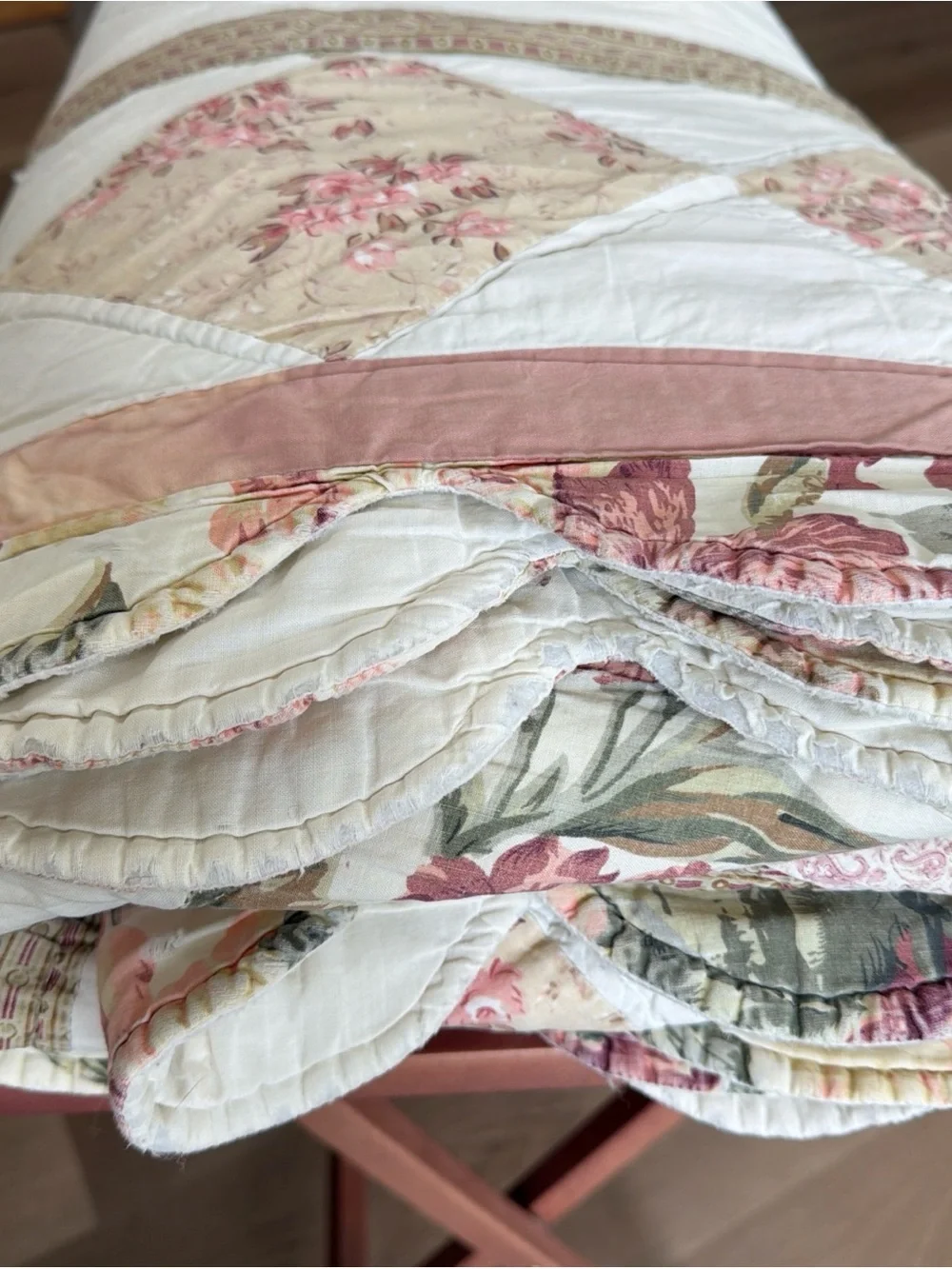 VTG Y2K Lovely Handcrafted Giant Pink Dahlia Medallion Patchwork Quilt 79x77”